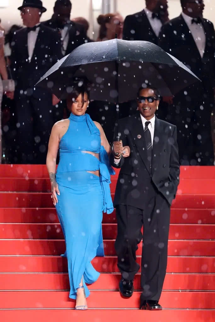 rihanna bế bụng bầu lên thảm đỏ liên hoan phim cannes 2025 hình ảnh 2 rihanna be bung bau len tham do lien hoan phim cannes 2025 hinh anh 2