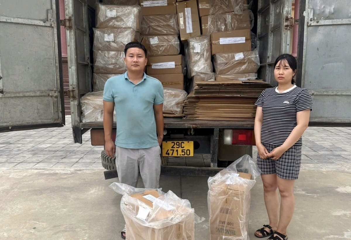 Triệt phá đường dây buôn bán thu giữ hơn 100 thùng thuốc lá giả