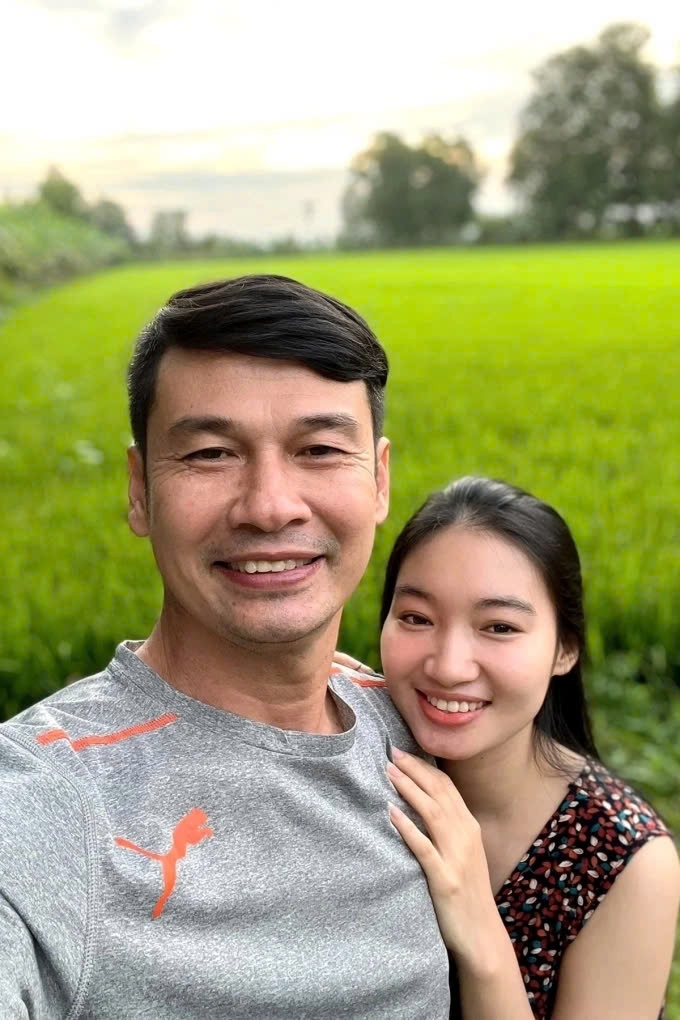 sao việt 24 5 tiết cương đón con đầu lòng ở tuổi 52 hình ảnh 1 sao viet 24 5 tiet cuong don con dau long o tuoi 52 hinh anh 1