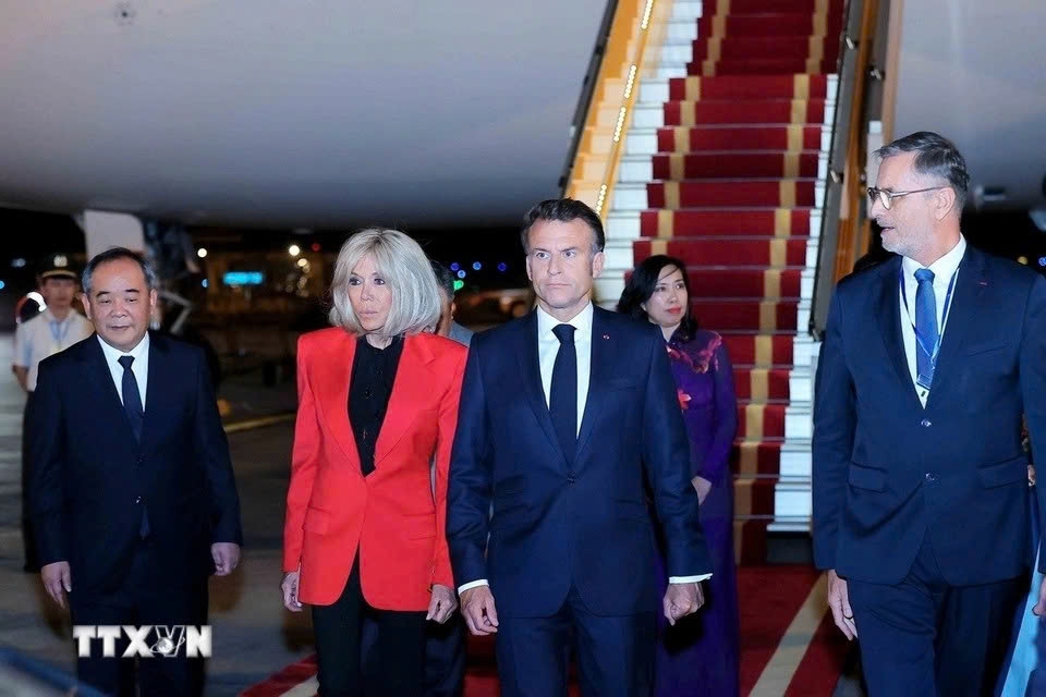 El presidente francés concluye con éxito su visita de Estado a Vietnam (foto 2)