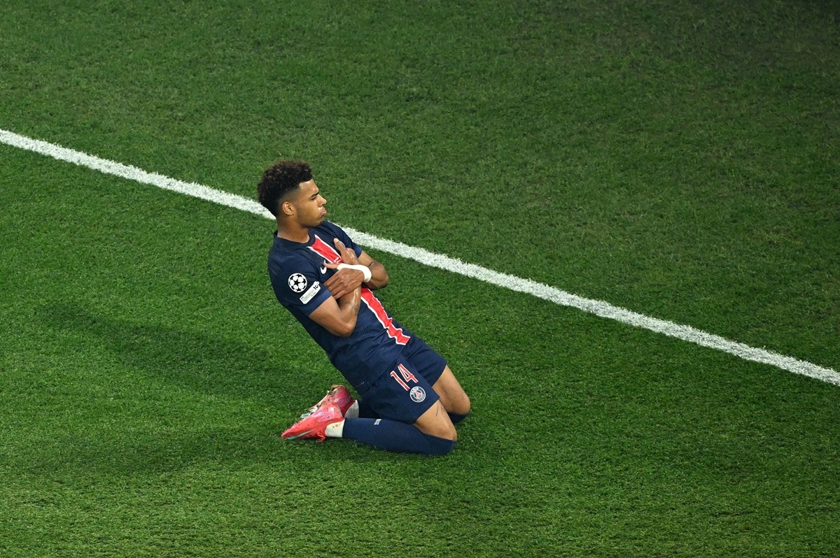 khoảnh khắc psg nâng cao chức vô địch cúp c1 châu Âu 2024 2025 hình ảnh 4 khoanh khac psg nang cao chuc vo dich cup c1 chau Au 2024 2025 hinh anh 4