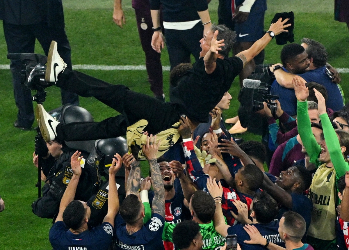 khoảnh khắc psg nâng cao chức vô địch cúp c1 châu Âu 2024 2025 hình ảnh 8 khoanh khac psg nang cao chuc vo dich cup c1 chau Au 2024 2025 hinh anh 8