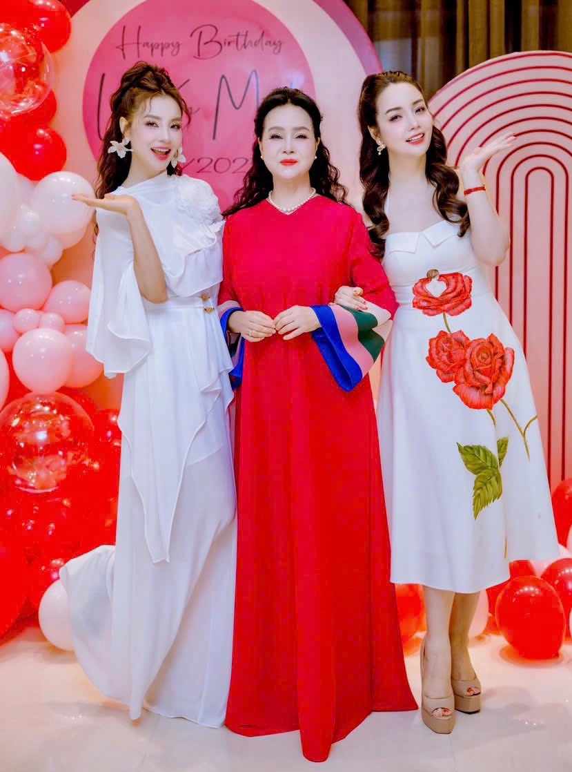 sao việt 10 9 ngân hòa phủ nhận có xe sang vẫn kêu gọi tiền ủng hộ hình ảnh 6 sao viet 10 9 ngan hoa phu nhan co xe sang van keu goi tien ung ho hinh anh 6
