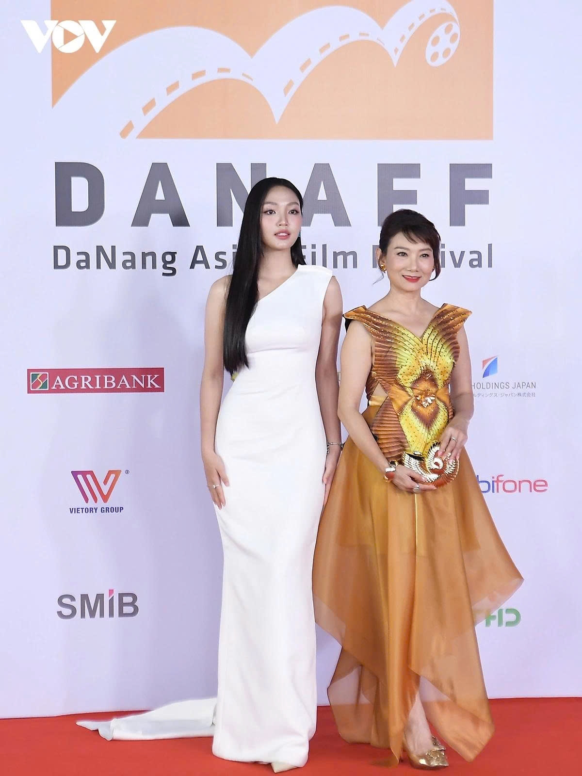celebrities walk the red carpet in glamorous outfits at danaff iii picture 10 celebrities walk the red carpet in glamorous outfits at danaff iii picture 10