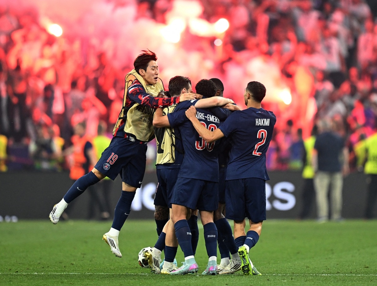 khoảnh khắc psg nâng cao chức vô địch cúp c1 châu Âu 2024 2025 hình ảnh 10 khoanh khac psg nang cao chuc vo dich cup c1 chau Au 2024 2025 hinh anh 10