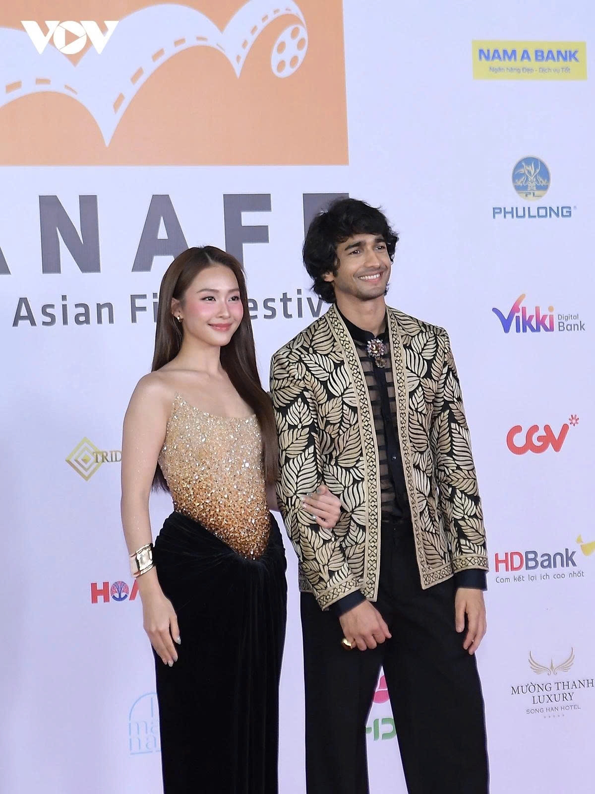 celebrities walk the red carpet in glamorous outfits at danaff iii picture 16 celebrities walk the red carpet in glamorous outfits at danaff iii picture 16