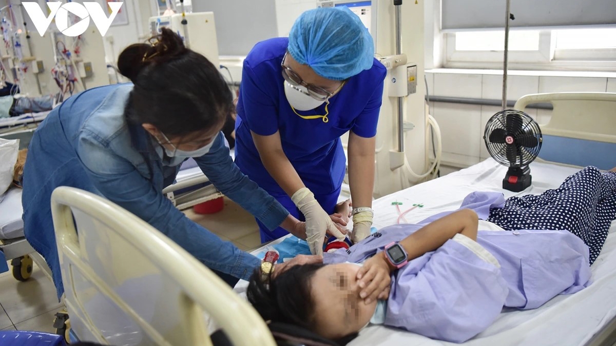 Nhiều người trẻ mắc căn bệnh "nhà giàu", sống cùng máy móc cả đời