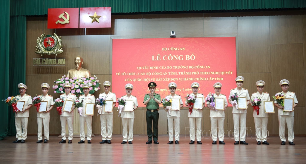 thiếu tướng bùi duy hưng giữ chức giám đốc công an tỉnh bắc ninh mới hình ảnh 2 thieu tuong bui duy hung giu chuc giam doc cong an tinh bac ninh moi hinh anh 2