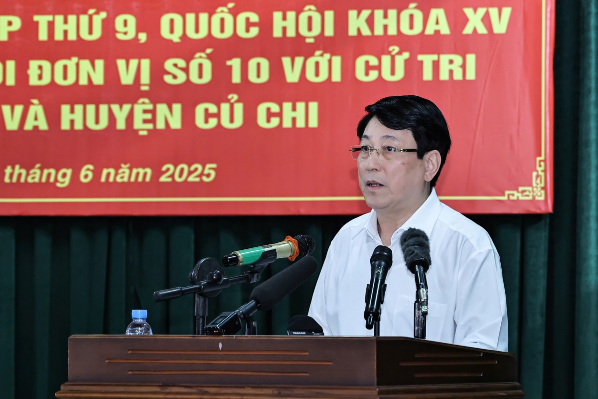 Chủ tịch nước Lương Cường tiếp xúc cử tri TP.HCM sau kỳ họp thứ 9