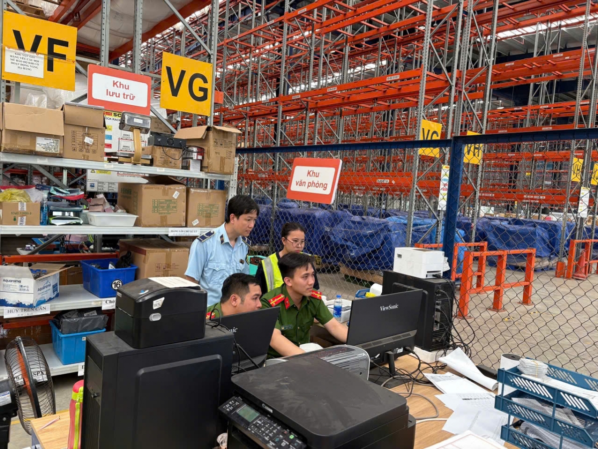 bắc ninh kiểm tra công ty Á châu, thu giữ hàng trăm nghìn sản phẩm nhập lậu hình ảnh 1 bac ninh kiem tra cong ty A chau, thu giu hang tram nghin san pham nhap lau hinh anh 1