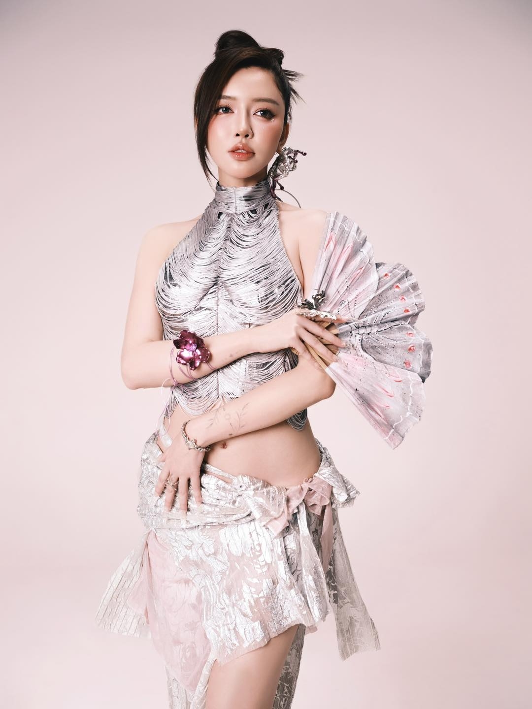 bích phương tái xuất ấn tượng với vai trò chị cả của dàn em xinh say hi hình ảnh 6 bich phuong tai xuat an tuong voi vai tro chi ca cua dan em xinh say hi hinh anh 6