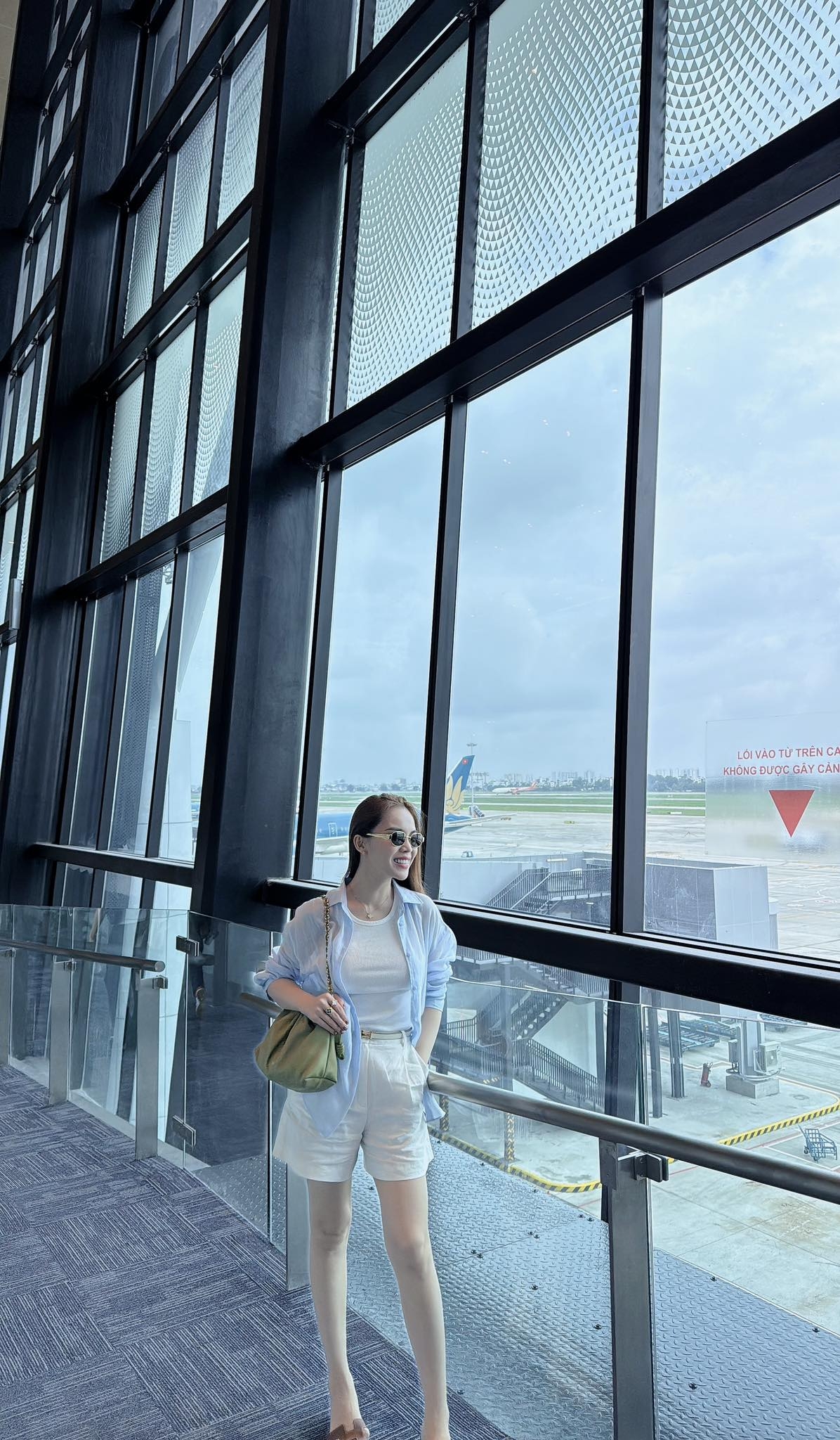 sao việt 5 6 hoa hậu hương giang khoe dáng bên bạn trai hình ảnh 7 sao viet 5 6 hoa hau huong giang khoe dang ben ban trai hinh anh 7