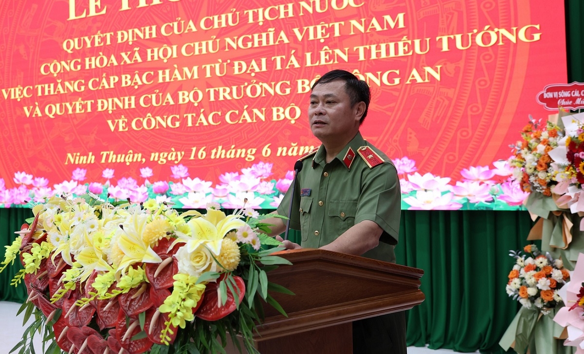 Giám đốc Công an Ninh Thuận được thăng quân hàm và nhận nhiệm vụ mới