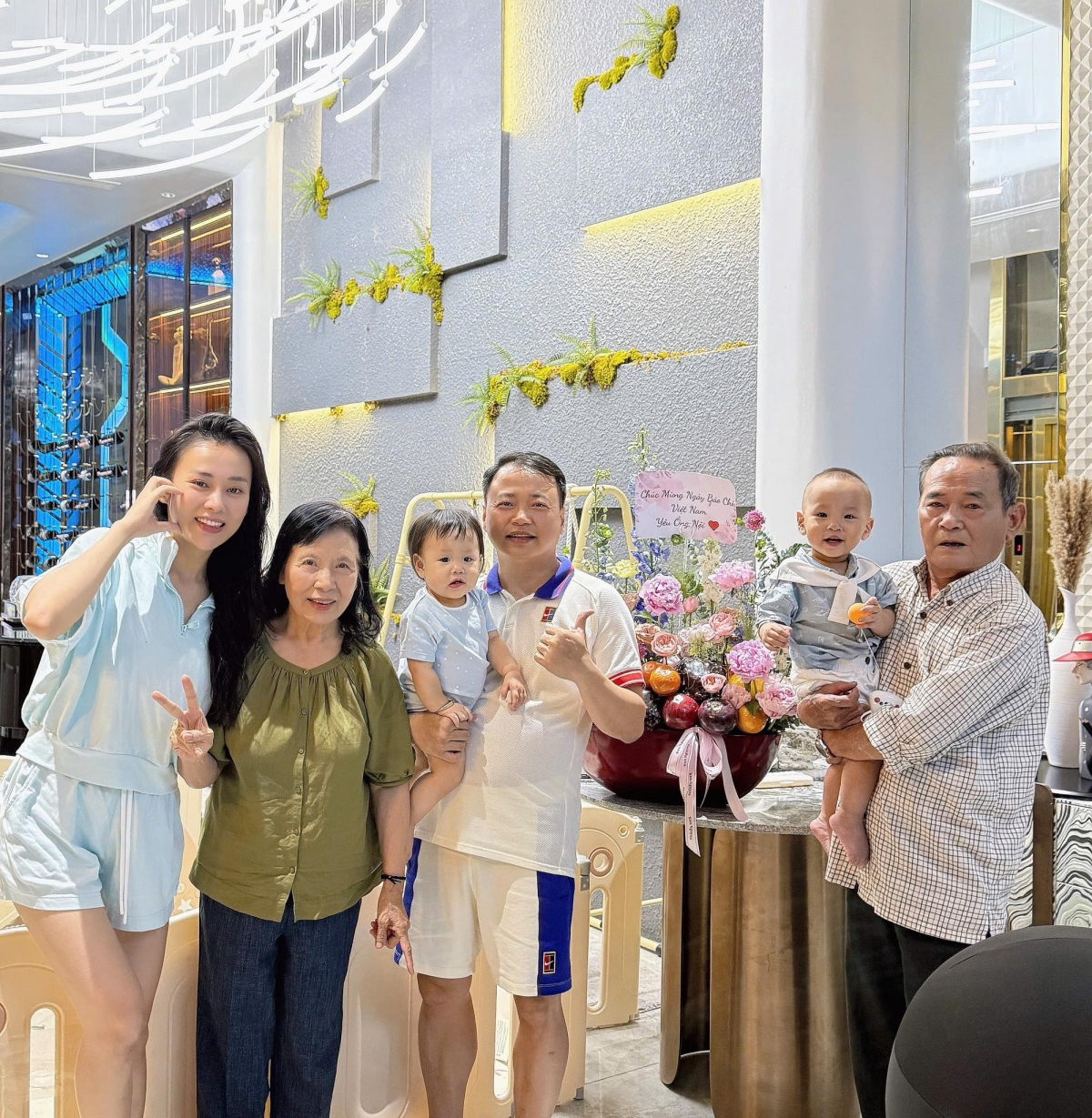 sao việt 25 6 nsƯt việt anh lên tiếng sau khi đột ngột biến mất khỏi mxh hình ảnh 2 sao viet 25 6 nsUt viet anh len tieng sau khi dot ngot bien mat khoi mxh hinh anh 2