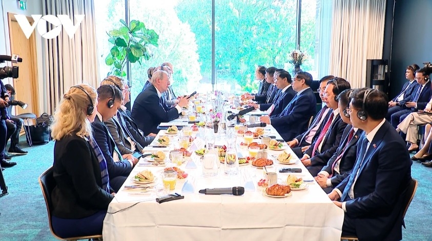 government chief holds working breakfast with swedish business leaders picture 1 government chief holds working breakfast with swedish business leaders picture 1