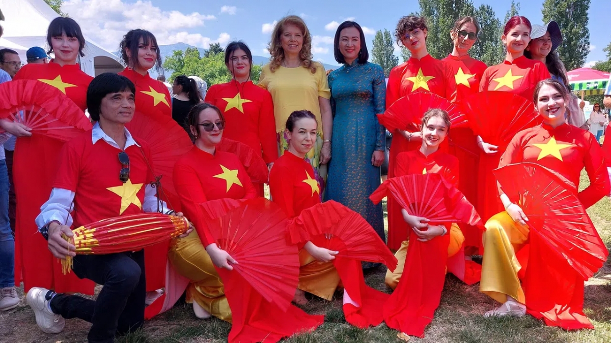 vietnamese culture captivates audiences at bulgaria s asian festival picture 2 vietnamese culture captivates audiences at bulgaria s asian festival picture 2