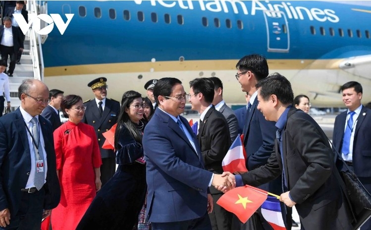 pm chinh arrives in nice for un ocean conference and france visit picture 1