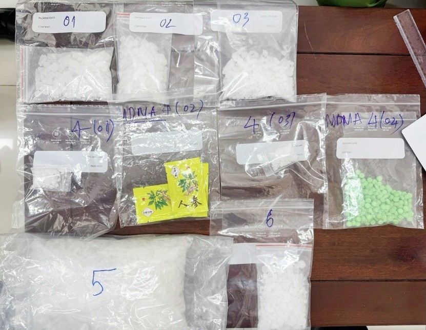 two kg of drugs seized at moc bai international border gate picture 1 two kg of drugs seized at moc bai international border gate picture 1