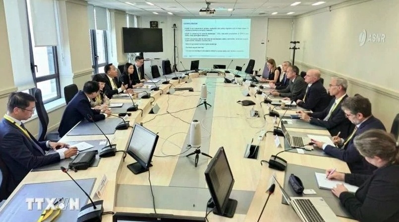 Vietnam, France share experience in nuclear power development