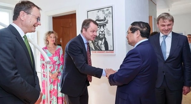 PM visits family of late Swedish PM Olof Palme