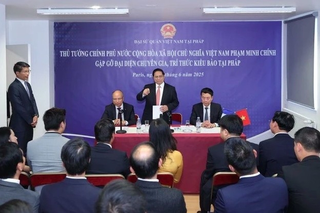 PM assigns science-technology tasks to OV intellectuals in France