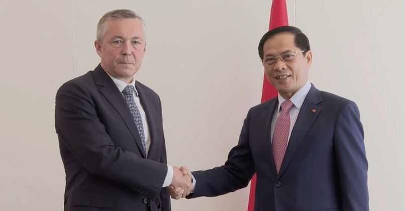 Vietnam, Chile beef up traditional friendship, comprehensive partnership