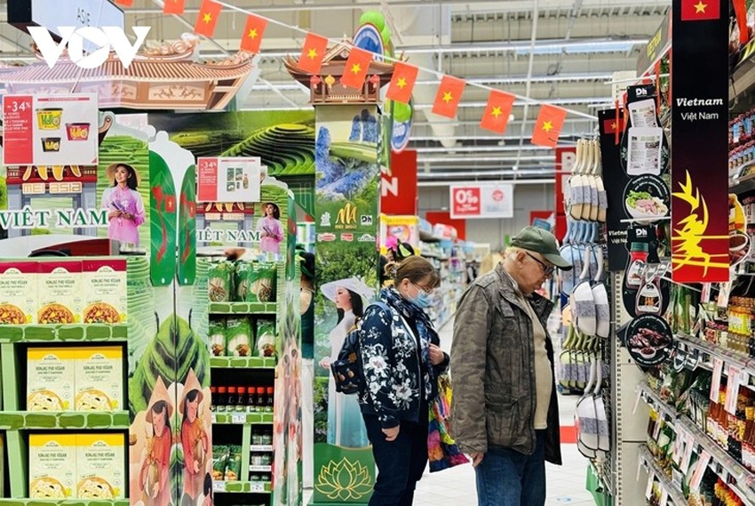 pm urges aggressive trade promotion to boost exports, local sales picture 1 pm urges aggressive trade promotion to boost exports, local sales picture 1
