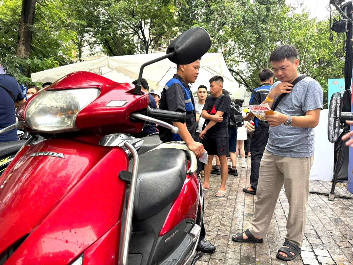 nhiều người đổi xe máy xăng cũ, lên đời xe máy điện mới hình ảnh 2 nhieu nguoi doi xe may xang cu, len doi xe may dien moi hinh anh 2