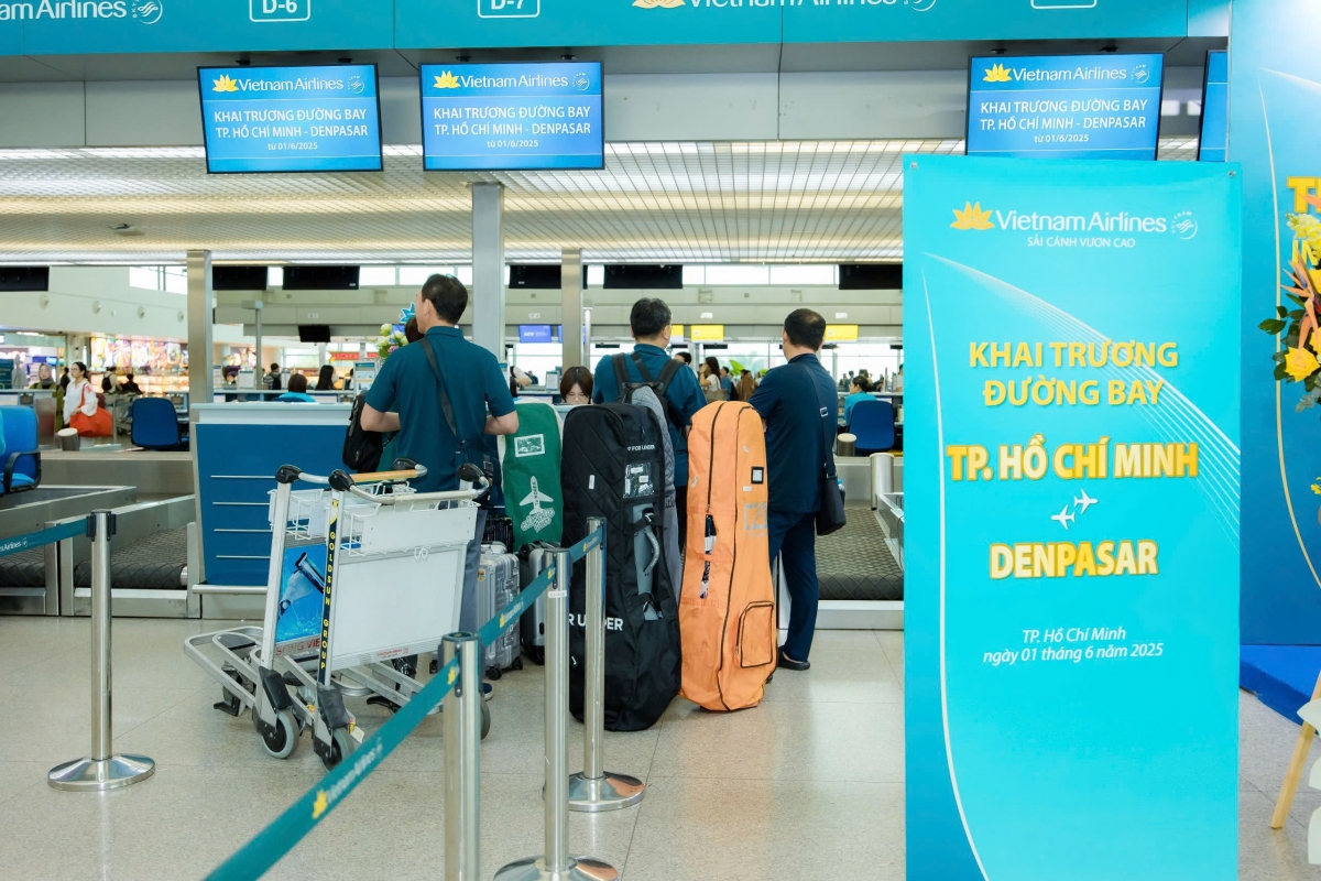 vietnam airlines mo 2 duong bay thang tp.hcm - bali va busan - cam ranh hinh anh 2