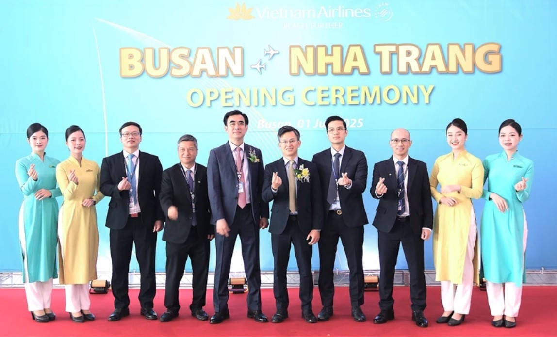 vietnam airlines launches direct busan nha trang route picture 1