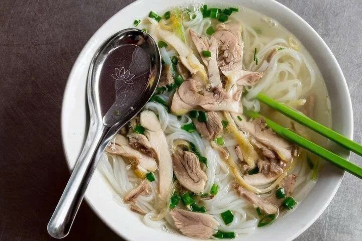 Ăn phở cho thêm giấm còn có nhiều tác dụng bất ngờ