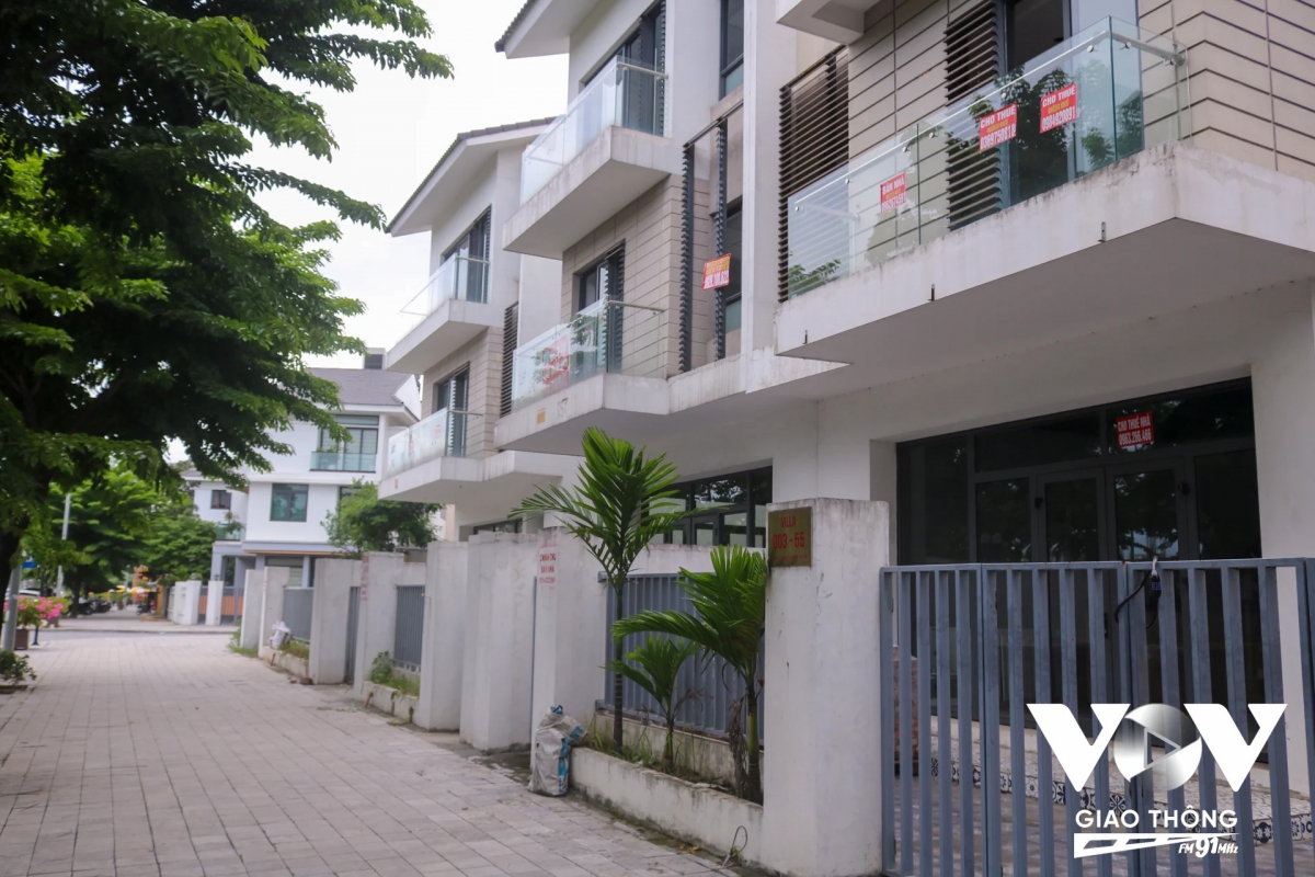 hang loat biet thu lien ke trieu do vang bong nguoi giua long ha noi hinh anh 14