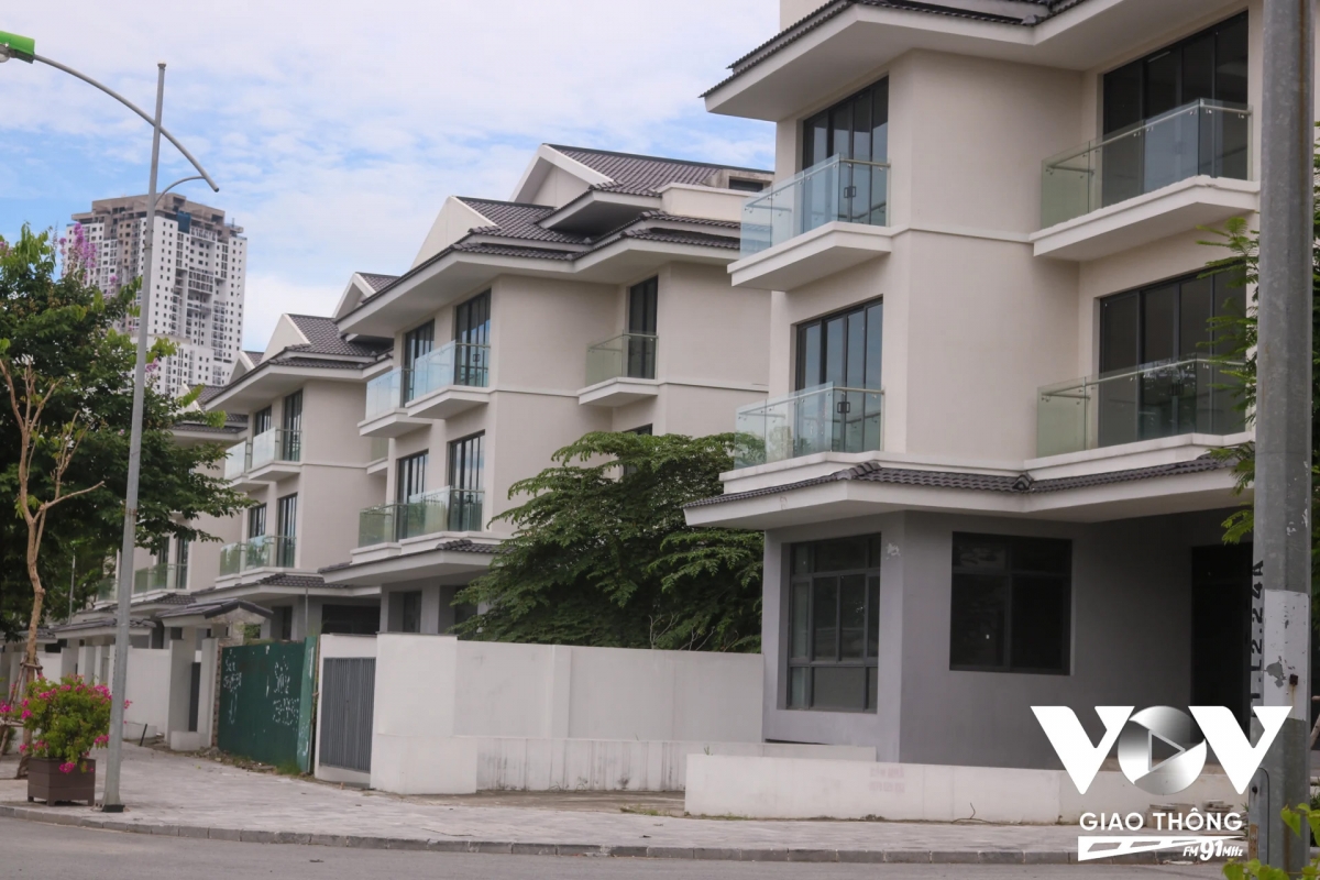 hang loat biet thu lien ke trieu do vang bong nguoi giua long ha noi hinh anh 17