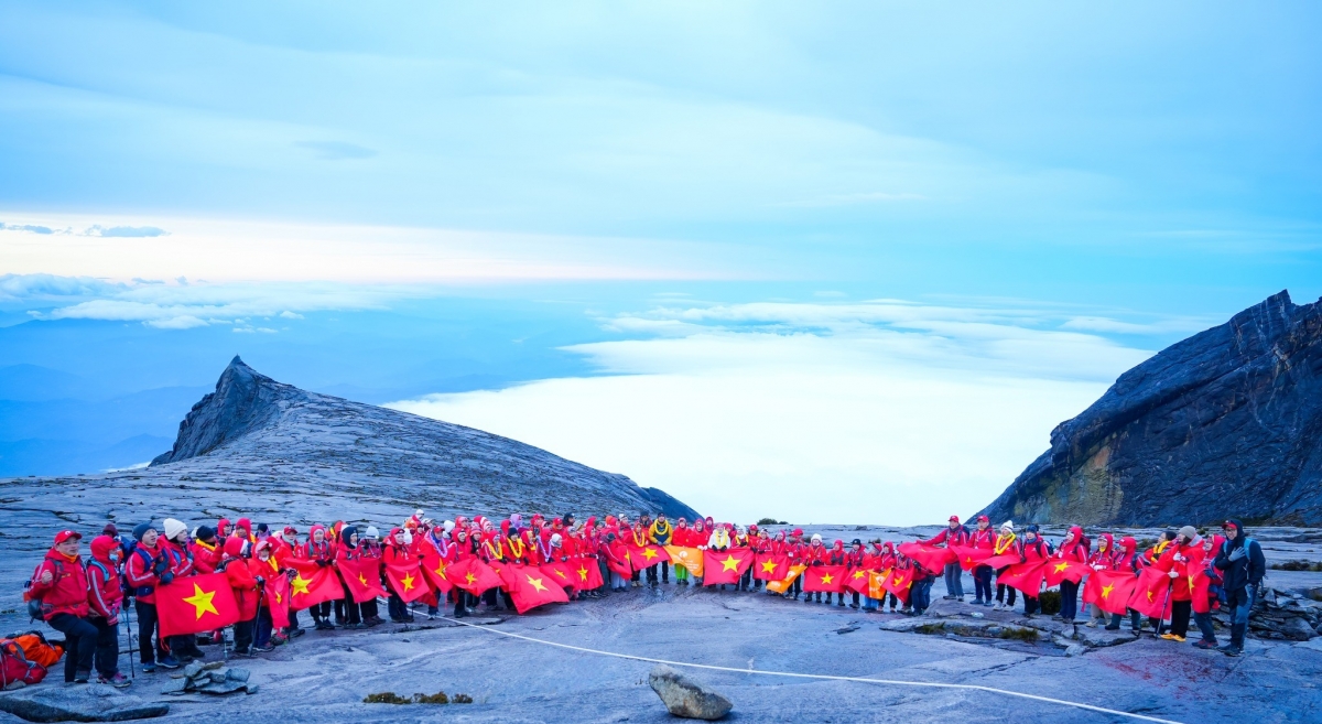 người việt trên đỉnh cao thế giới hành trình lan tỏa những giá trị sống bứt phá hình ảnh 1 nguoi viet tren dinh cao the gioi hanh trinh lan toa nhung gia tri song but pha hinh anh 1