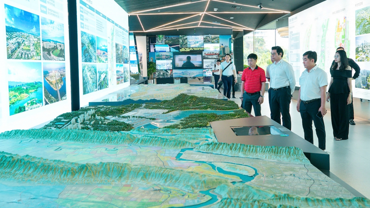văn phú Đèo cả bắt tay đề xuất dự án Đại lộ cảnh quan ven sông hồng hình ảnh 2 van phu Deo ca bat tay de xuat du an Dai lo canh quan ven song hong hinh anh 2