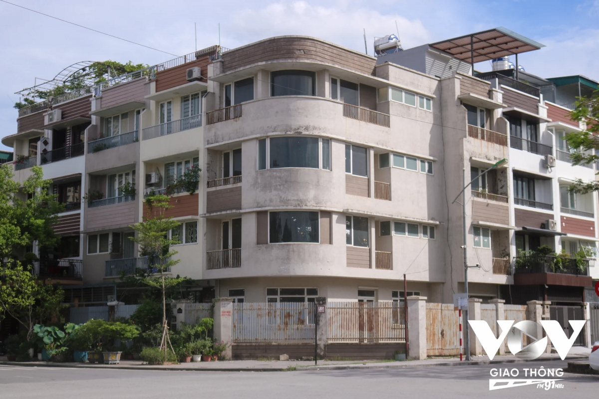hang loat biet thu lien ke trieu do vang bong nguoi giua long ha noi hinh anh 8