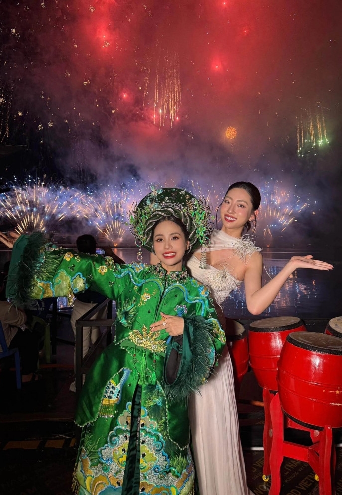 sao việt 2 6 Ý nhi được bạn bè động viên sau khi dừng chân ở top 40 miss world hình ảnh 3 sao viet 2 6 Y nhi duoc ban be dong vien sau khi dung chan o top 40 miss world hinh anh 3