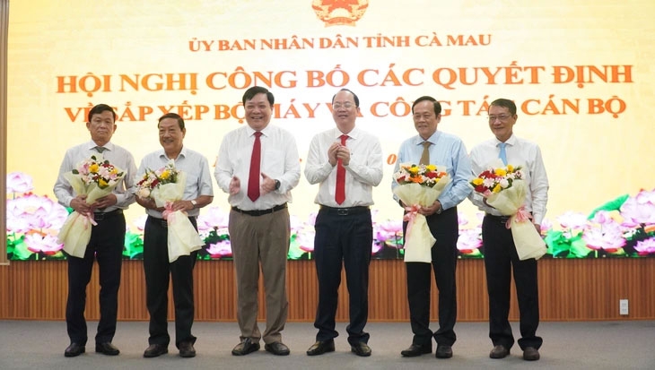 cà mau giải quyết cho hơn 200 cán bộ nghỉ hưu sớm, nghỉ việc hình ảnh 1 ca mau giai quyet cho hon 200 can bo nghi huu som, nghi viec hinh anh 1