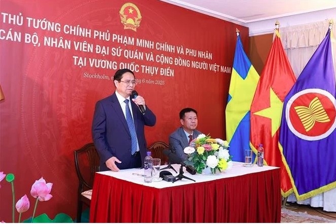 pm meets with vietnamese community in sweden picture 1 pm meets with vietnamese community in sweden picture 1