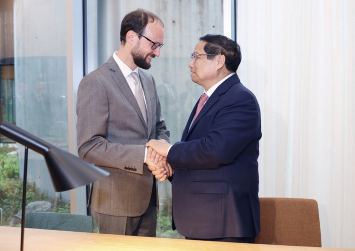 vietnamese pm tours estonia s arvo p rt centre picture 2