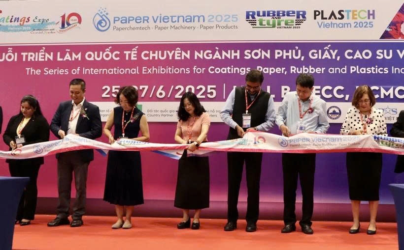 international coating exhibition opens in hcm city picture 1