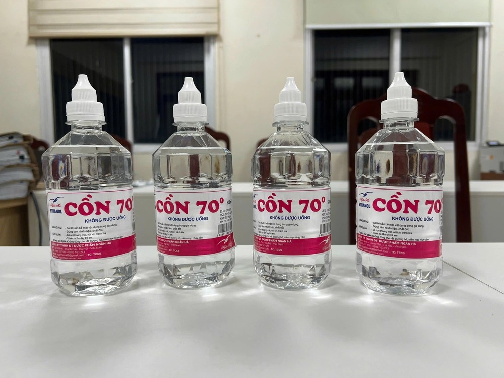 Ngộ độc methanol vì sử dụng cồn giả