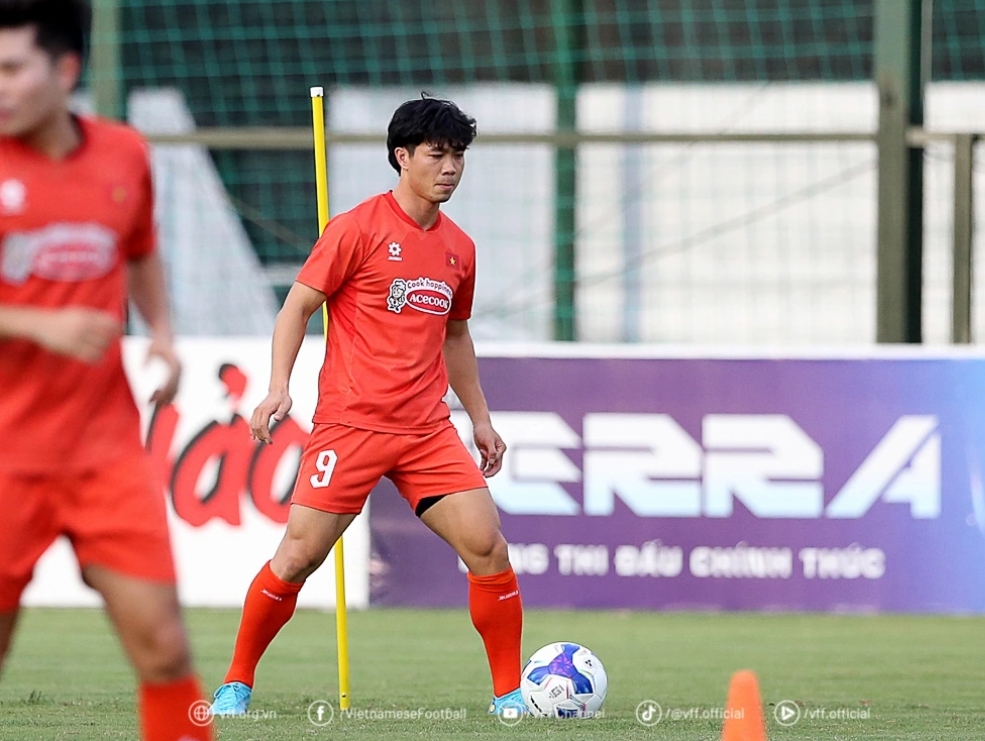 striker cong phuong withdraws from national team due to injury picture 1 striker cong phuong withdraws from national team due to injury picture 1