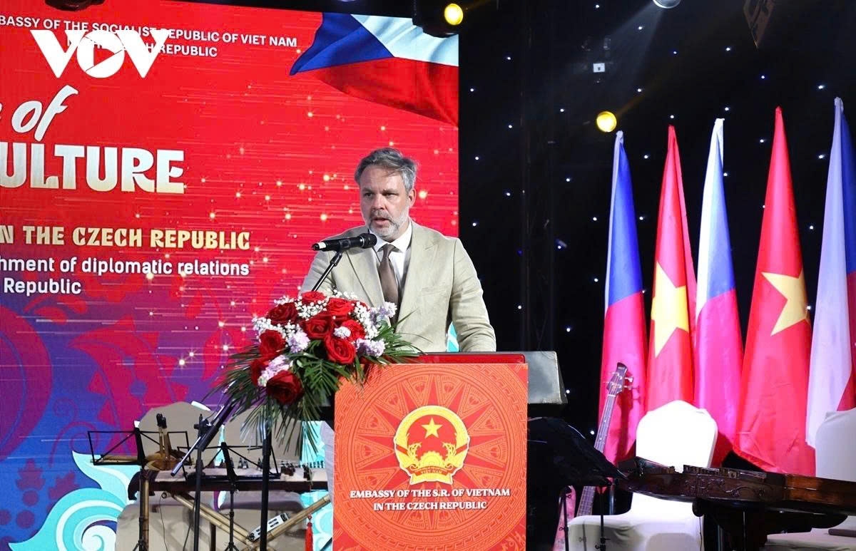 75 years of vietnam-czech republic ties celebrated with special artistic performance picture 2 75 years of vietnam-czech republic ties celebrated with special artistic performance picture 2
