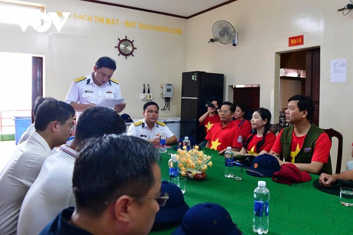 dk1 platform - the guardian of vietnamese sovereignty at sea picture 10