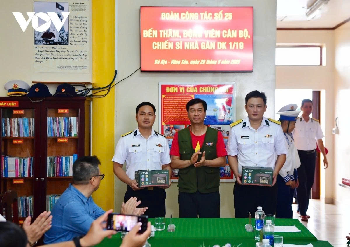 dk1 platform - the guardian of vietnamese sovereignty at sea picture 11