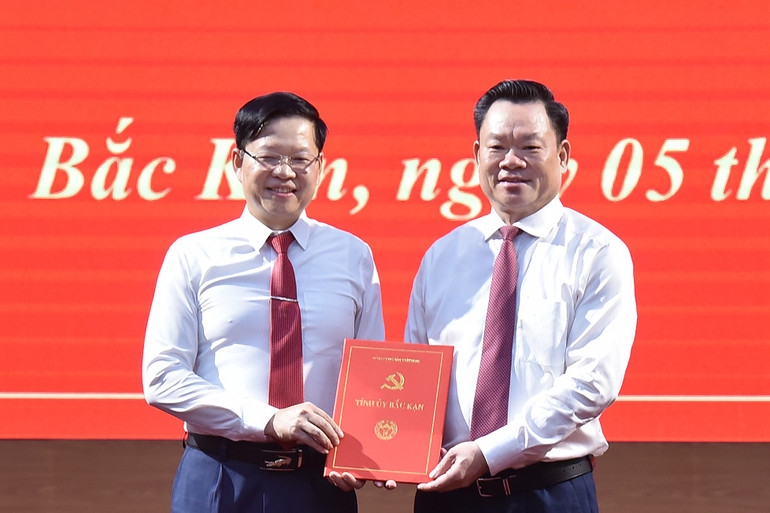 Ông Đinh Quang Tuyên giữ chức Phó Bí thư Tỉnh ủy Bắc Kạn