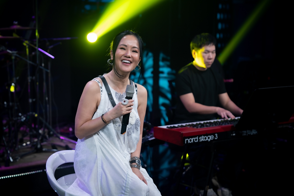 diva hong nhung nghen ngao ke ve nguoi dan ong quan trong nhat cuoc doi hinh anh 3 diva hong nhung nghen ngao ke ve nguoi dan ong quan trong nhat cuoc doi hinh anh 3