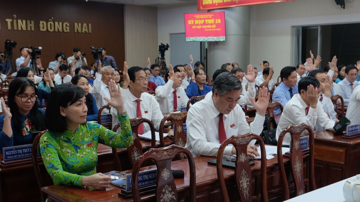 Đồng Nai hỗ trợ 6 tháng tiền ăn, ở cho cán bộ Bình Phước qua làm việc