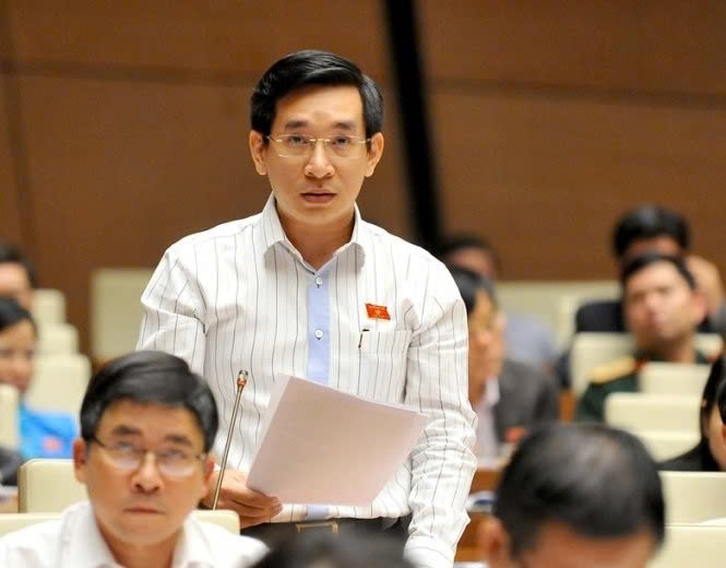 Đại biểu quốc hội tha thiết đề xuất quy tắc dây kéo áo để giảm tắc đường hình ảnh 1 Dai bieu quoc hoi tha thiet de xuat quy tac day keo ao de giam tac duong hinh anh 1